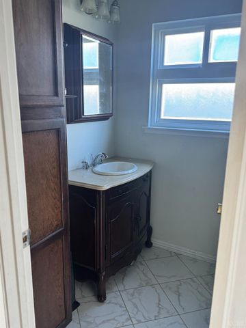 1475 Quandt Drive, Lemoore, CA 93245