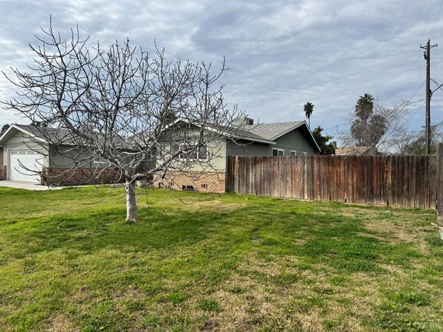 1475 Quandt Drive, Lemoore, CA 93245