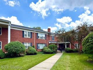 27654 E Echo Valley 132, Farmington Hills, MI 48334