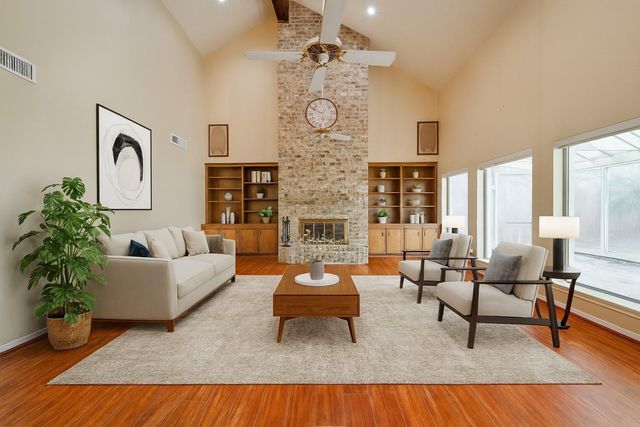 8018 Candle Lane, Houston, TX 77071