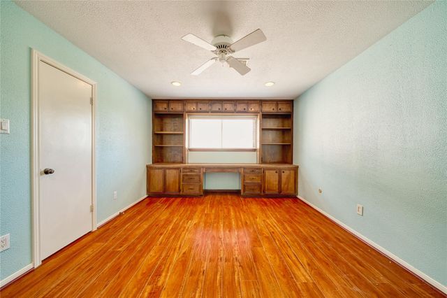 8018 Candle Lane, Houston, TX 77071