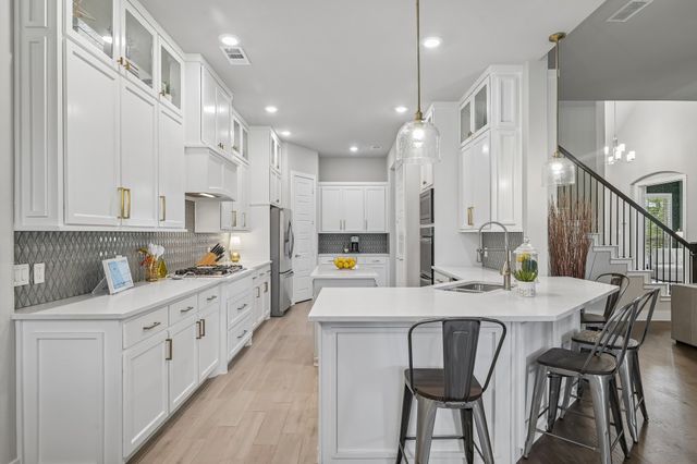 204 Falcon Point Drive, Heath, TX 75032
