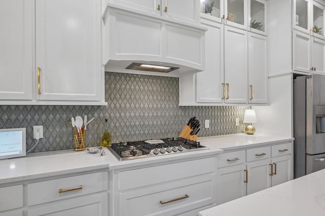 204 Falcon Point Drive, Heath, TX 75032