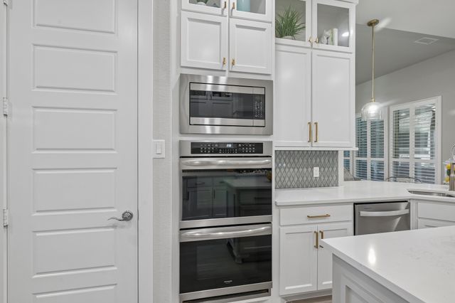 204 Falcon Point Drive, Heath, TX 75032