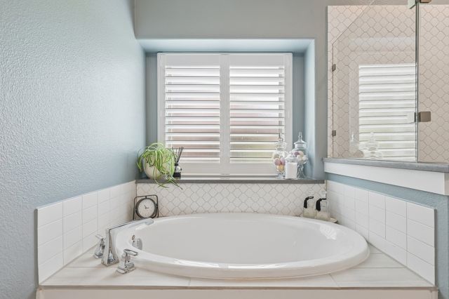 204 Falcon Point Drive, Heath, TX 75032