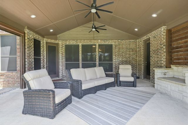 204 Falcon Point Drive, Heath, TX 75032