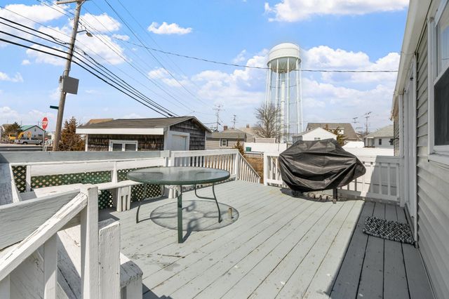 56 Nudd Avenue, Hampton, NH 03942