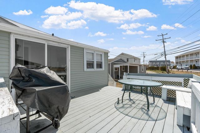 56 Nudd Avenue, Hampton, NH 03942