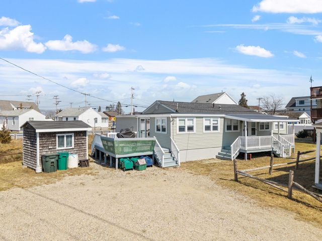 56 Nudd Avenue, Hampton, NH 03942