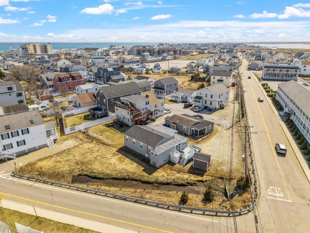 56 Nudd Avenue, Hampton, NH 03942