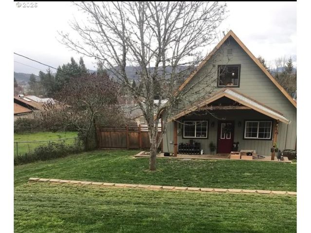 1387 Nw GROVE St, Roseburg, OR 97471