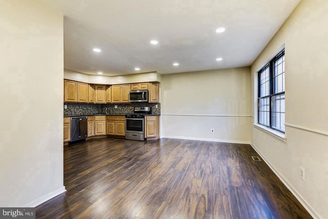215 KEATS DR, Sicklerville, NJ 08081