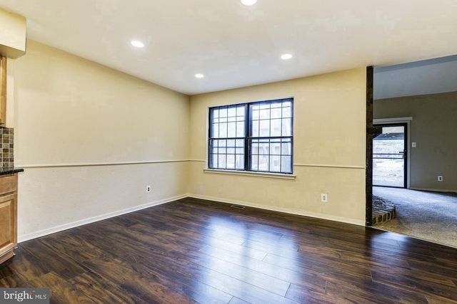 215 KEATS DR, Sicklerville, NJ 08081