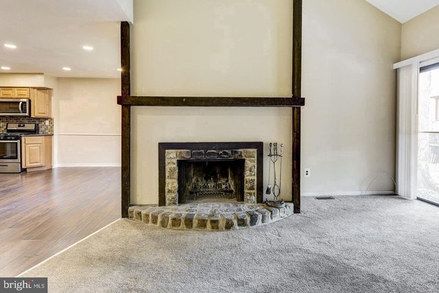215 KEATS DR, Sicklerville, NJ 08081