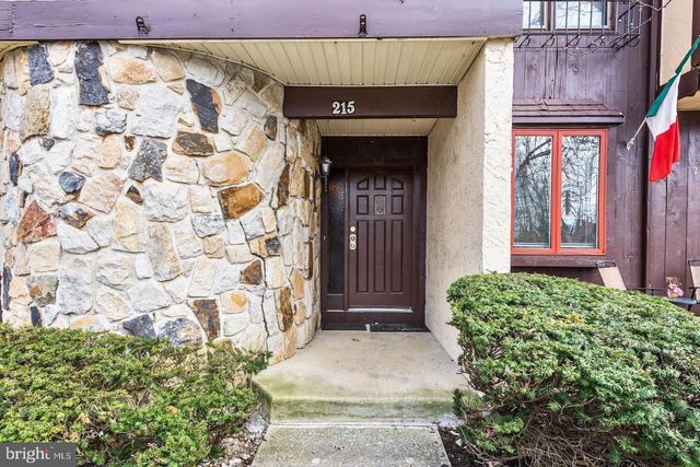 215 KEATS DR, Sicklerville, NJ 08081