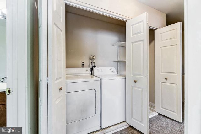 215 KEATS DR, Sicklerville, NJ 08081