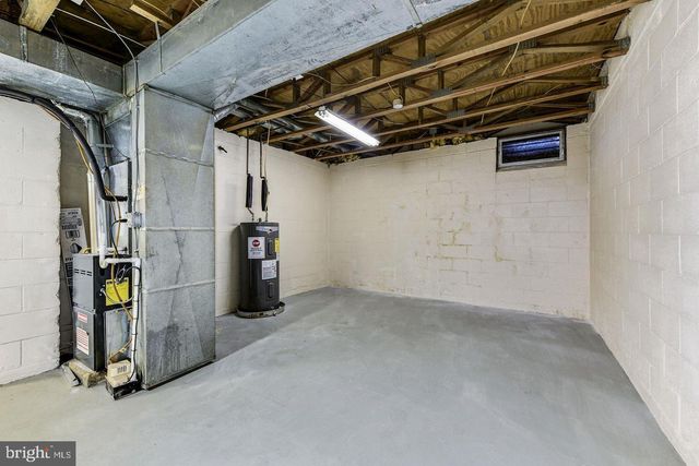 215 KEATS DR, Sicklerville, NJ 08081
