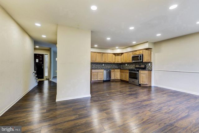 215 KEATS DR, Sicklerville, NJ 08081