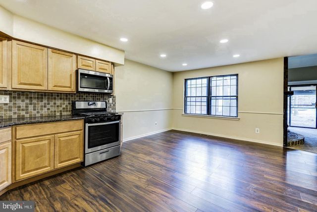 215 KEATS DR, Sicklerville, NJ 08081