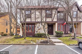215 KEATS DR, Sicklerville, NJ 08081