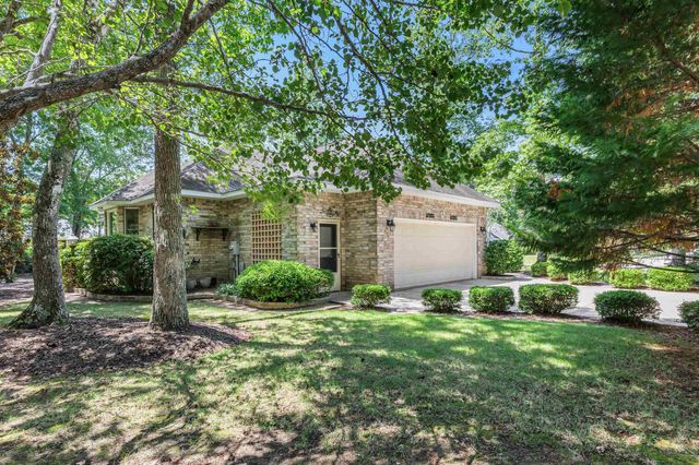 2 Niblick Ct., Carolina Shores, NC 28467