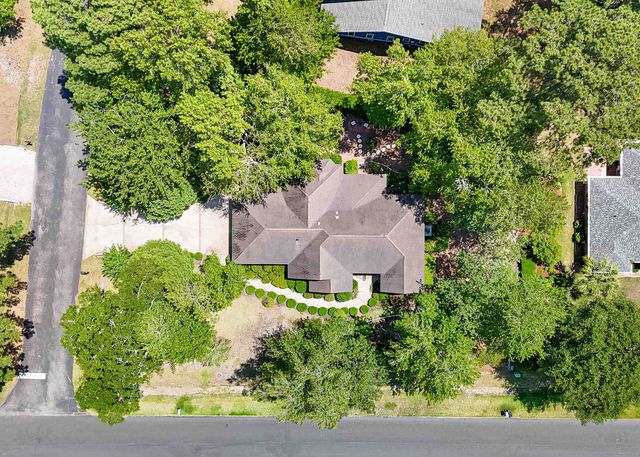 2 Niblick Ct., Carolina Shores, NC 28467