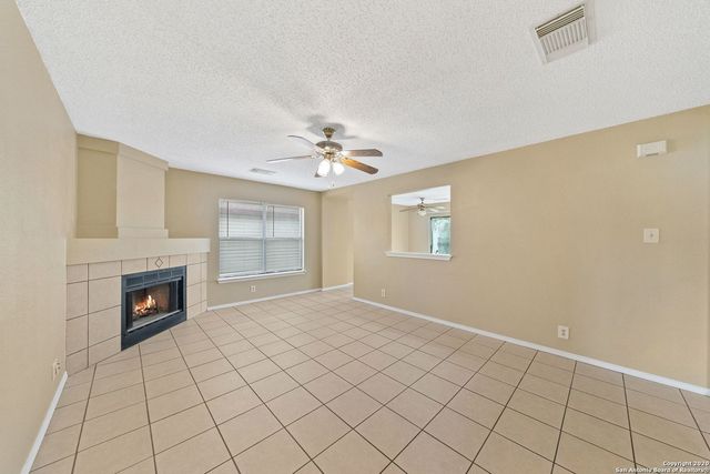 9727 GREEN PLAIN DR, San Antonio, TX 78245