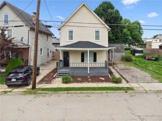 2107 Adams St, Harrison Twp, PA 15065