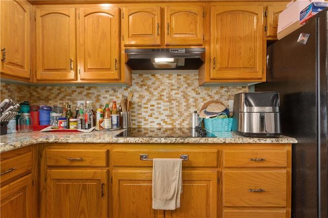 11203 Chandler Road, Liberty, MO 64068