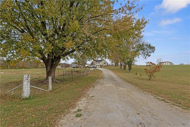 11203 Chandler Road, Liberty, MO 64068