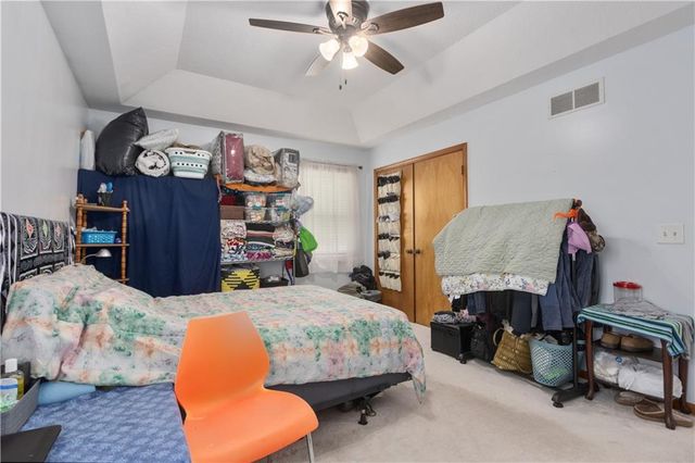 11203 Chandler Road, Liberty, MO 64068