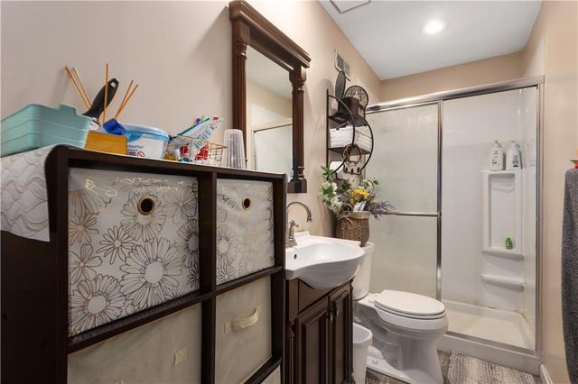 11203 Chandler Road, Liberty, MO 64068