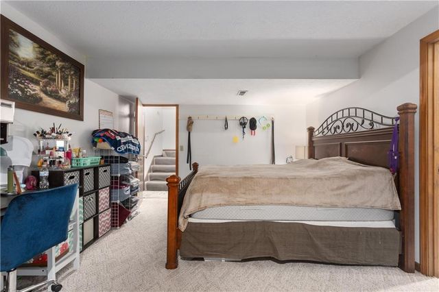 11203 Chandler Road, Liberty, MO 64068