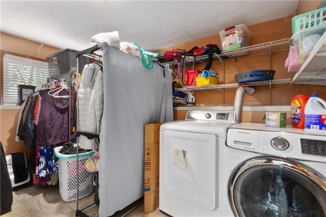 11203 Chandler Road, Liberty, MO 64068