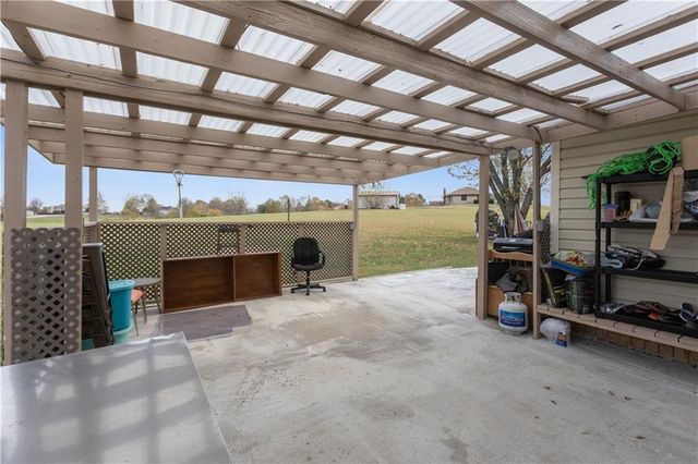 11203 Chandler Road, Liberty, MO 64068