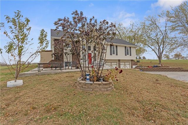 11203 Chandler Road, Liberty, MO 64068