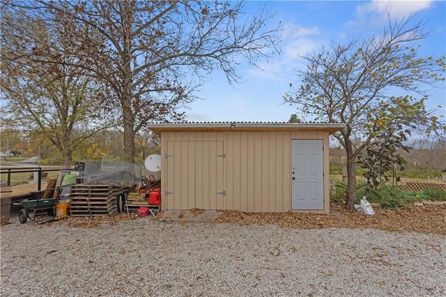 11203 Chandler Road, Liberty, MO 64068