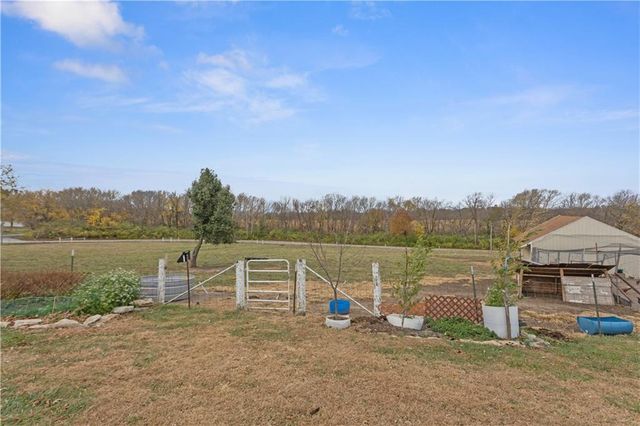11203 Chandler Road, Liberty, MO 64068
