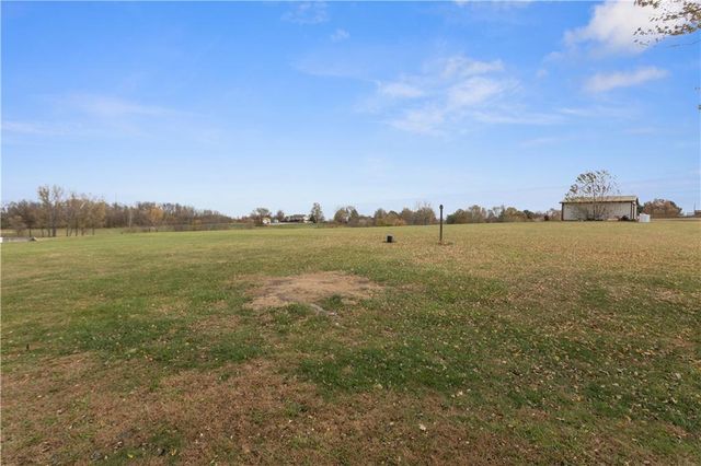 11203 Chandler Road, Liberty, MO 64068