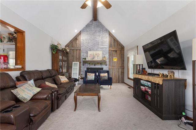 11203 Chandler Road, Liberty, MO 64068