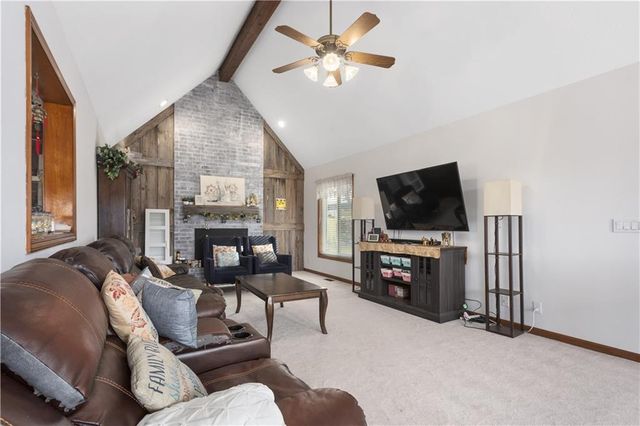 11203 Chandler Road, Liberty, MO 64068