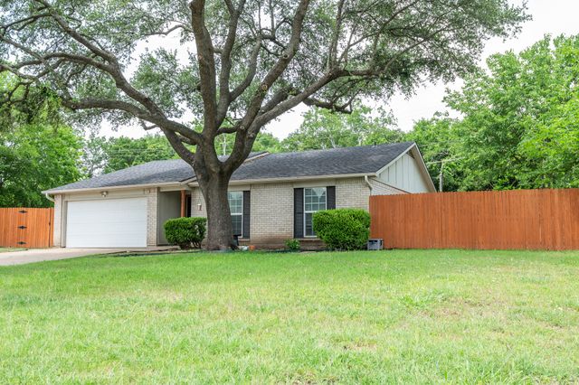 1903 Spies Springs Court, Arlington, TX 76006