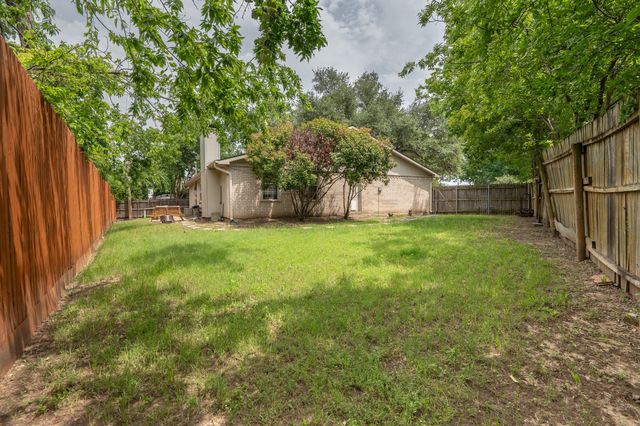 1903 Spies Springs Court, Arlington, TX 76006