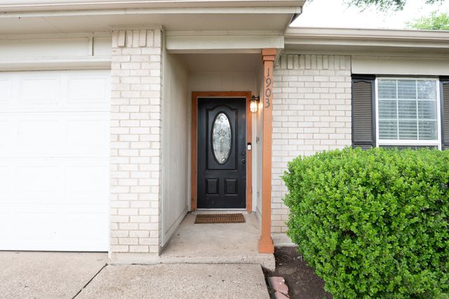 1903 Spies Springs Court, Arlington, TX 76006