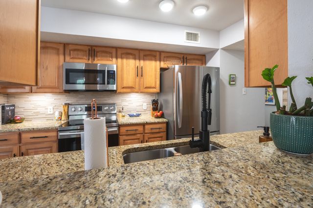 1903 Spies Springs Court, Arlington, TX 76006