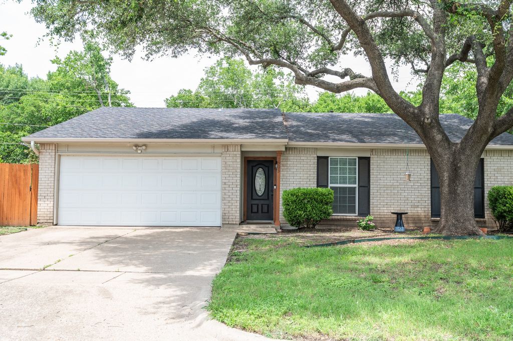 1903 Spies Springs Court, Arlington, TX 76006