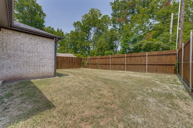 901 W Owing Street, Denison, TX 75020