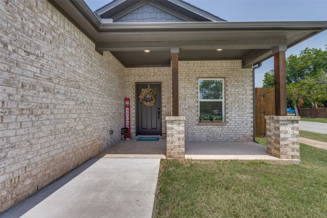 901 W Owing Street, Denison, TX 75020