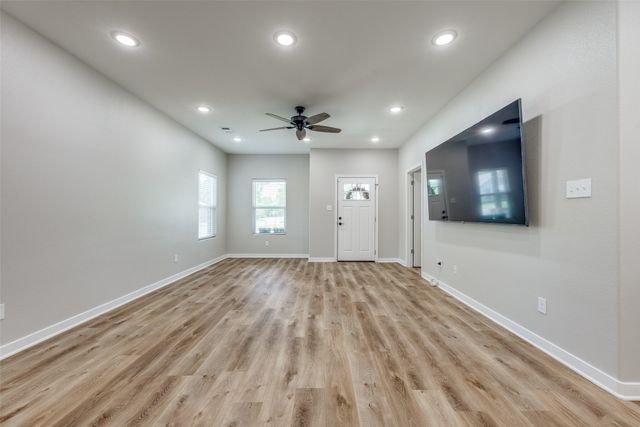 901 W Owing Street, Denison, TX 75020