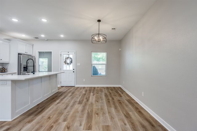 901 W Owing Street, Denison, TX 75020